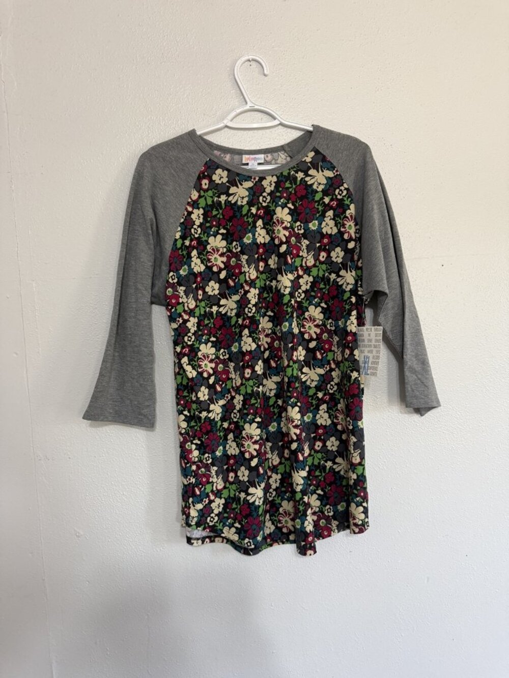 NWT LuLaRoe Randy Black Grey Floral Raglan Top XL 🖤
